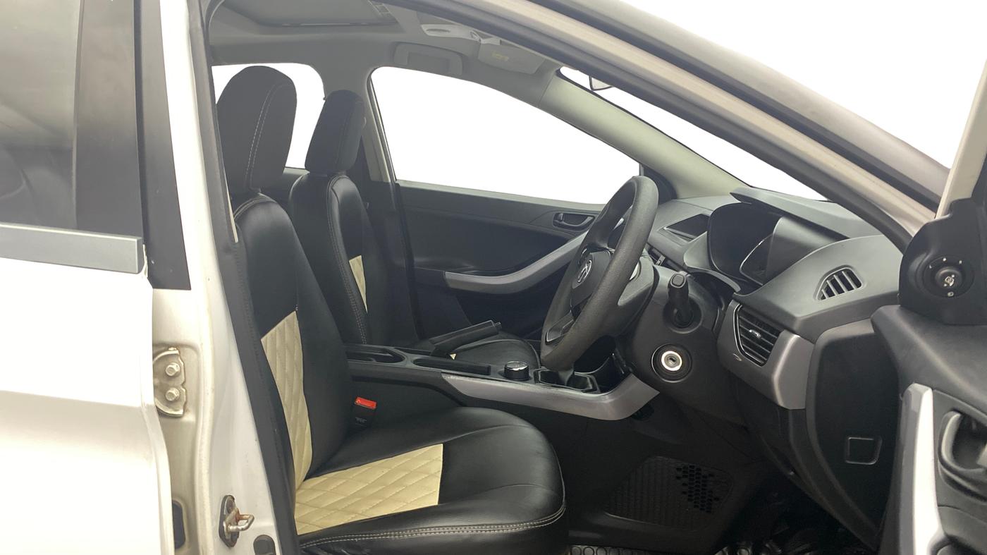 2020 Tata NEXON XM SUNROOF DIESEL, Diesel, Manual, 83,876 km, Right Side Front Door Cabin