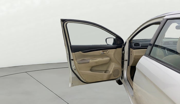 2016 Maruti Ciaz VDI+ SHVS, Diesel, Manual, 92,732 km, LHS Front Door