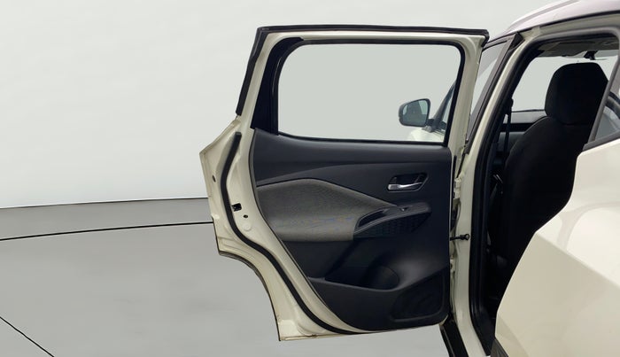 2024 Nissan MAGNITE N-Connecta B4D 1.0 Petrol MT Dual Tone, Petrol, Manual, 3,297 km, LHS Rear Door