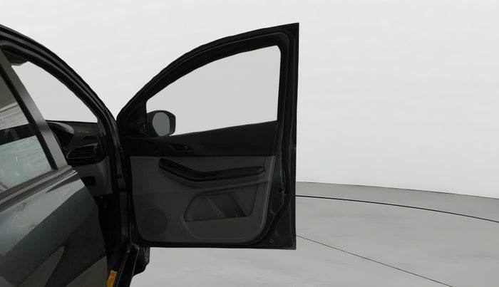 2023 Tata Tiago XT CNG, CNG, Manual, 23,232 km, RHS Front Door