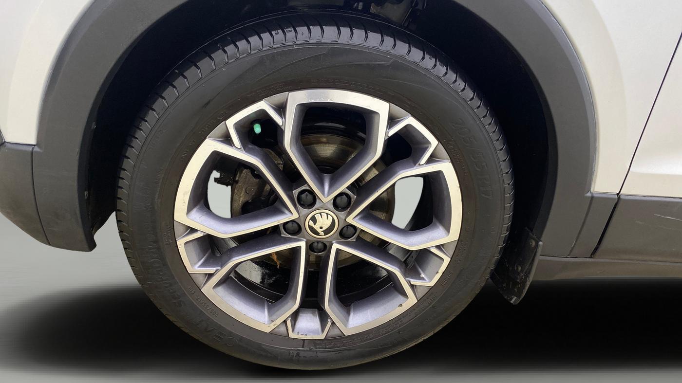 2022 Skoda KUSHAQ STYLE 1.0L TSI AT (6 AIRBAGS), Petrol, Automatic, 21,114 km, Left Front Wheel