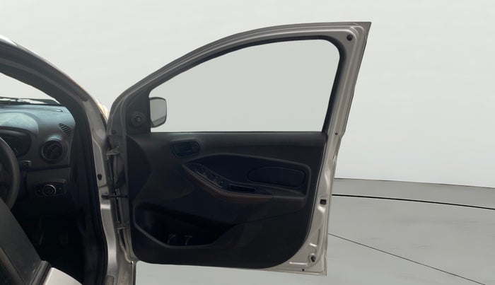 2020 Ford FREESTYLE TITANIUM 1.2 PETROL, Petrol, Manual, 69,555 km, RHS Front Door