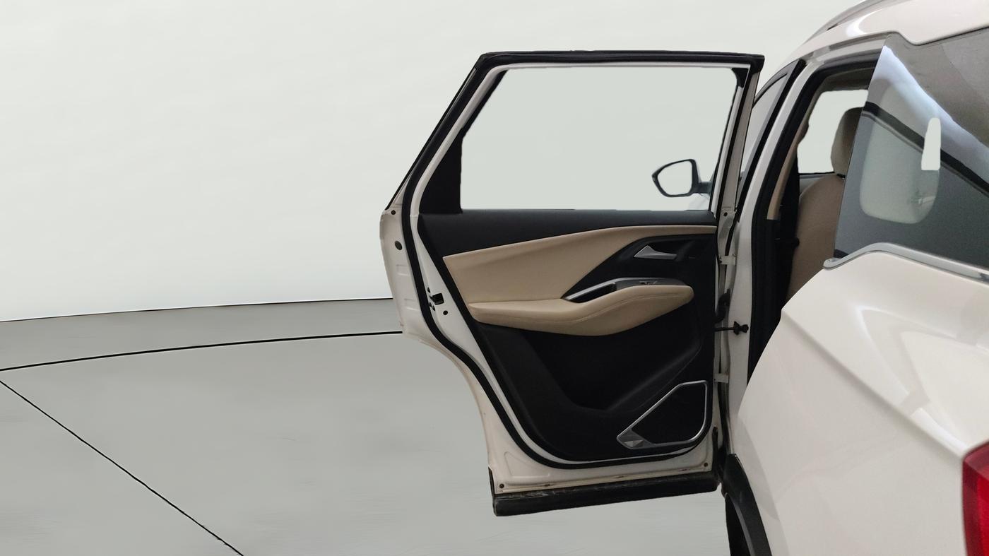 2023 MG HECTOR SHARP PRO 1.5 PETROL TURBO CVT PETROL, Petrol, Automatic, 22,983 km, LHS Rear Door