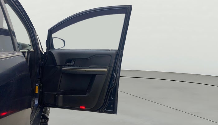 2017 Tata Hexa XTA 4X2 7 STR, Diesel, Automatic, 1,39,861 km, RHS Front Door