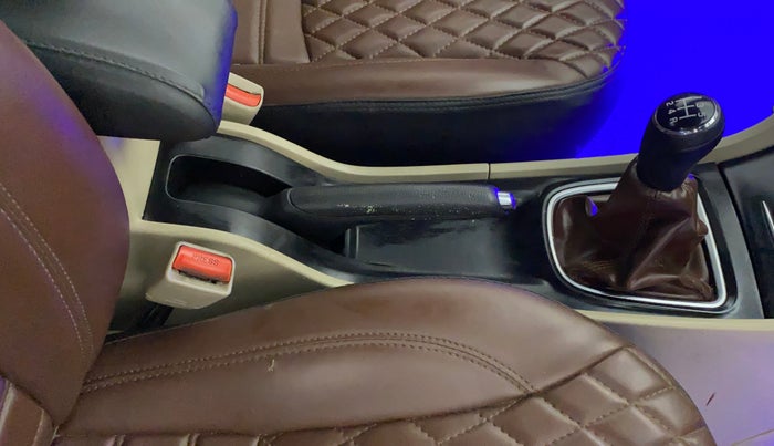 2017 Maruti Ciaz VXI+, Petrol, Manual, 75,690 km, Gear Lever