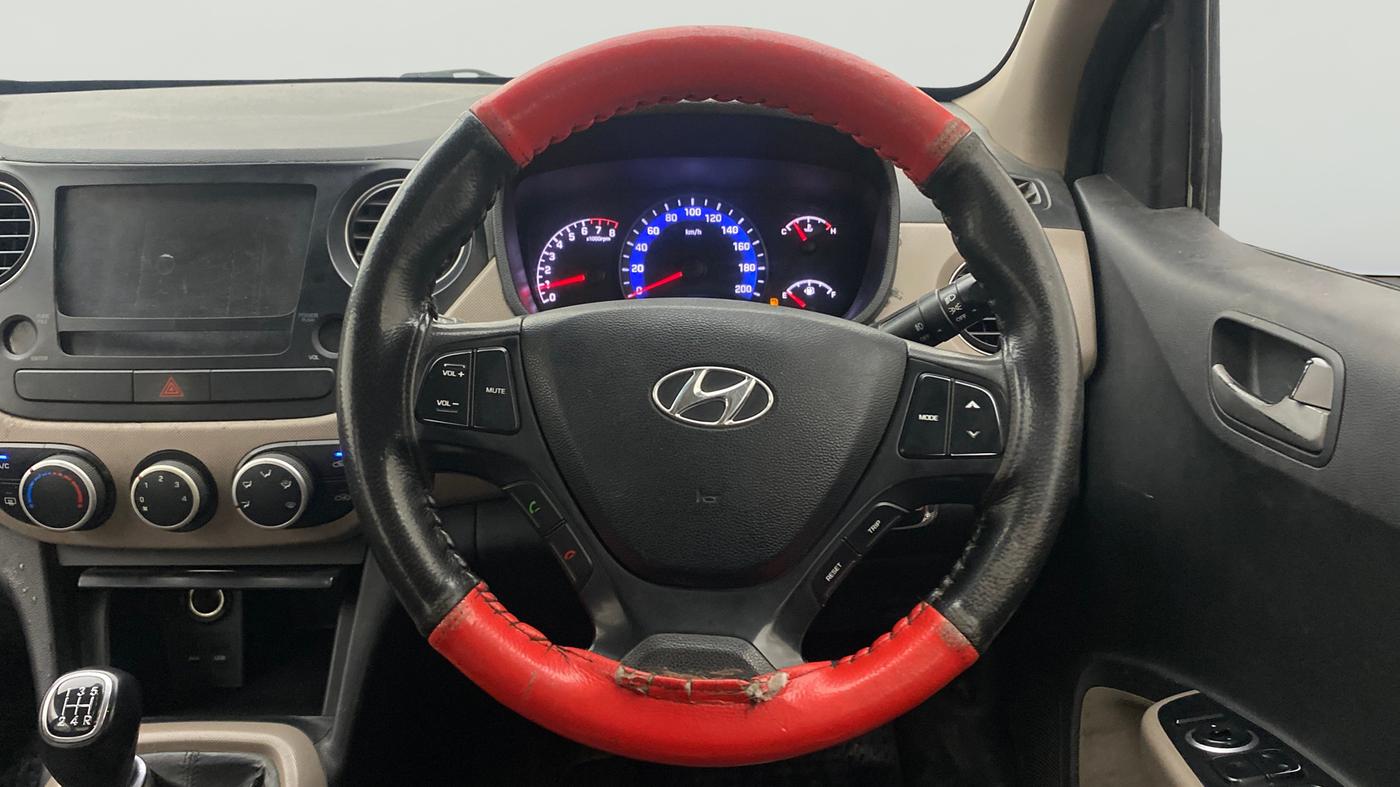 2014 Hyundai Xcent S 1.2, Petrol, Manual, 1,06,291 km, Steering Wheel Close Up
