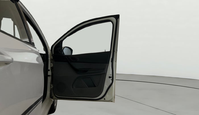 2018 Tata TIGOR XT PETROL, Petrol, Manual, 86,997 km, RHS Front Door