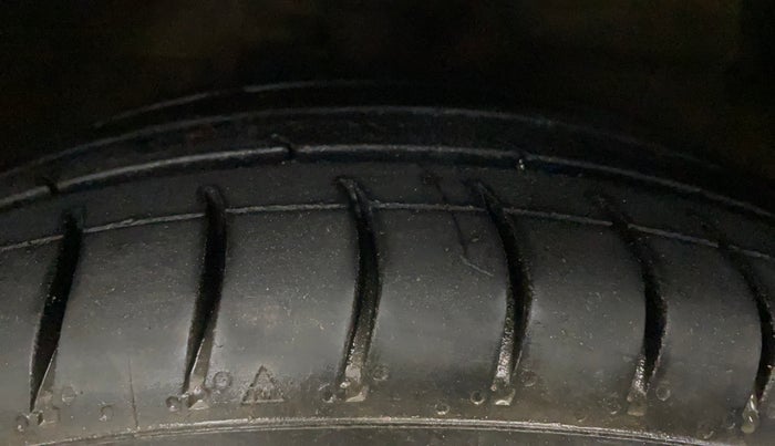 2018 Maruti Celerio VXI, Petrol, Manual, 76,709 km, Right Front Tyre Tread