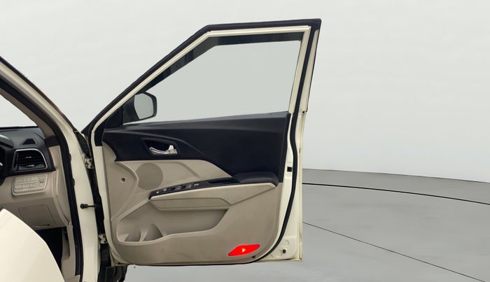 2021 Mahindra XUV300 W8 (O) 1.5 DIESEL, Diesel, Manual, 62,543 km, RHS Front Door