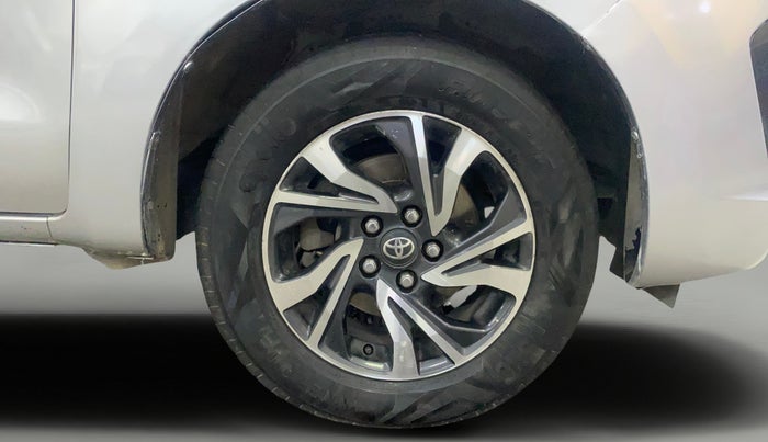 2021 Toyota Innova Crysta 2.4 VX 8 STR, Diesel, Manual, 74,098 km, Right Front Wheel