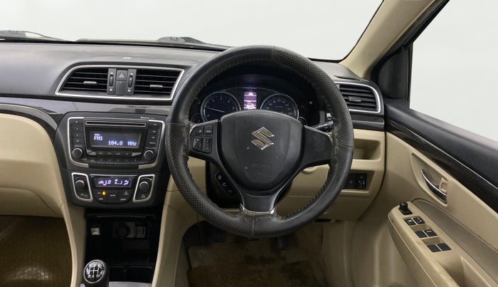 2015 Maruti Ciaz ZDI SHVS, Diesel, Manual, 97,981 km, Steering Wheel Close Up