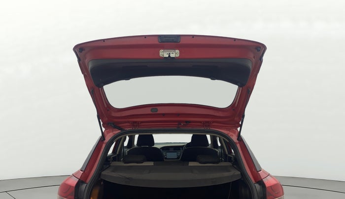 2017 Hyundai Elite i20 ASTA 1.2 (O), Petrol, Manual, 1,16,661 km, Boot Door Open