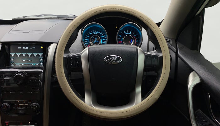 2019 Mahindra XUV500 W9, Diesel, Manual, 66,370 km, Steering Wheel Close Up