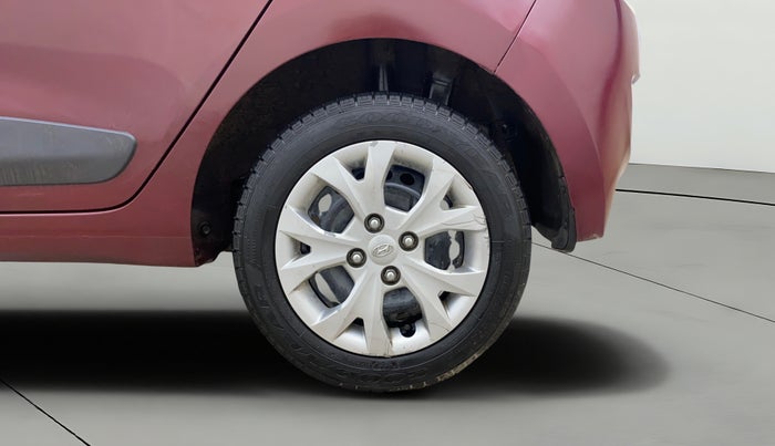 2015 Hyundai Grand i10 SPORTZ 1.2 KAPPA VTVT, Petrol, Manual, 1,02,001 km, Left Rear Wheel