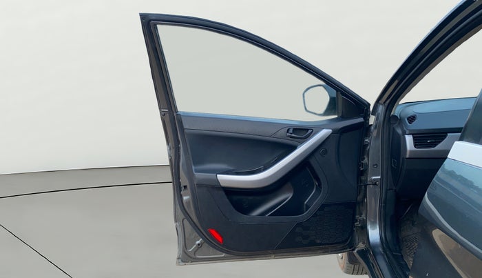 2022 Tata NEXON XM SUNROOF PETROL, Petrol, Manual, 21,703 km, LHS Front Door