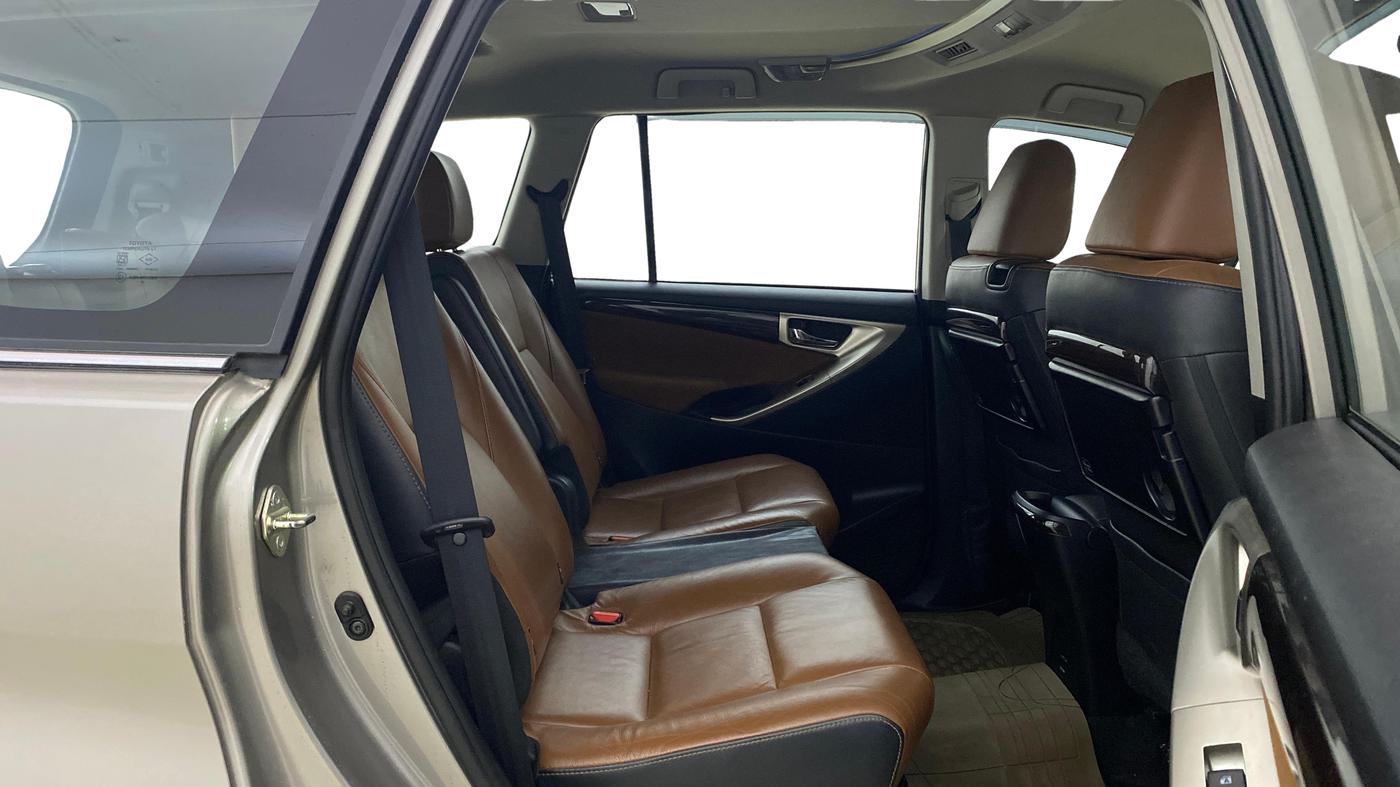 2018 Toyota Innova Crysta 2.8 ZX AT 7 STR, Diesel, Automatic, 29,516 km, Right Side Rear Door Cabin
