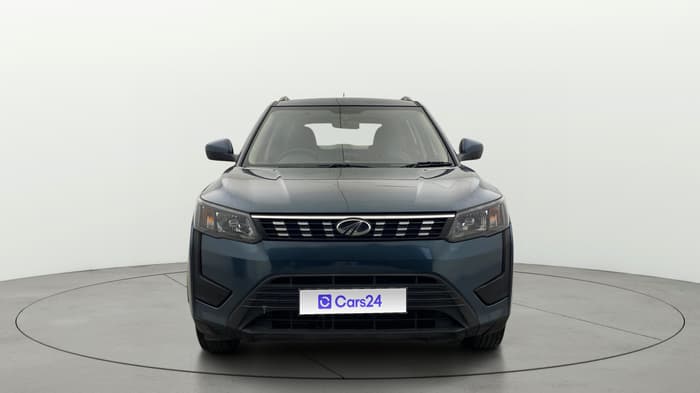 2022 Mahindra XUV300 W6 1.2 PETROL, Petrol, Manual, 42,781 km, Front