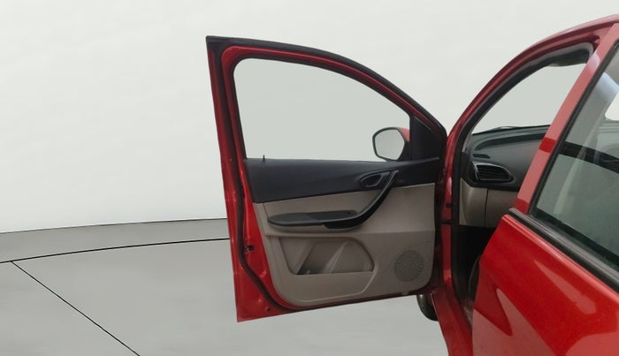 2018 Tata Tiago XT DIESEL, Diesel, Manual, 91,607 km, LHS Front Door