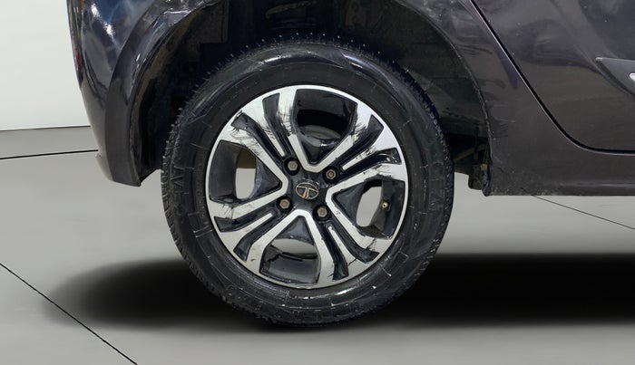 2022 Tata Tiago XZ PLUS CNG, CNG, Manual, 1,14,934 km, Right Rear Wheel