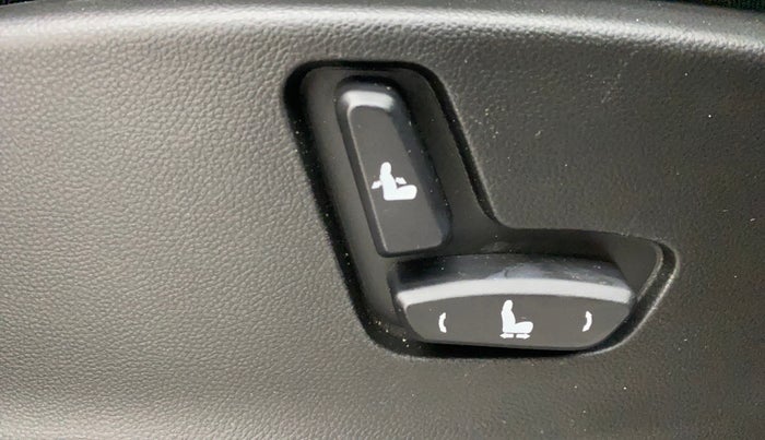 2023 MG HECTOR PLUS SHARP PRO 1.5 TURBO MT 6 STR, Petrol, Manual, 16,692 km, Driver Side Adjustment Panel