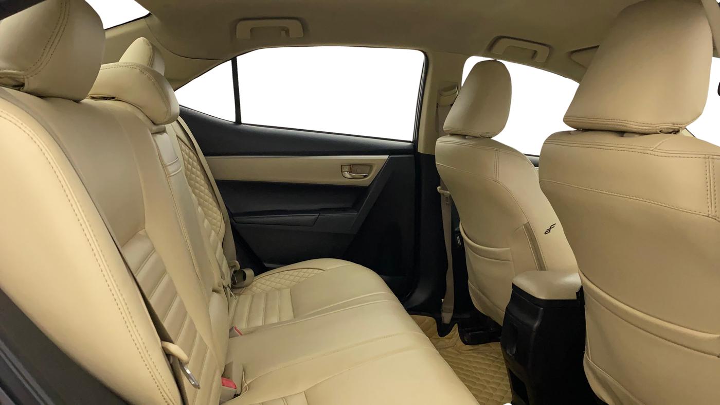 2016 Toyota Corolla Altis VL CVT PETROL, CNG, Automatic, 1,11,426 km, Right Side Rear Door Cabin