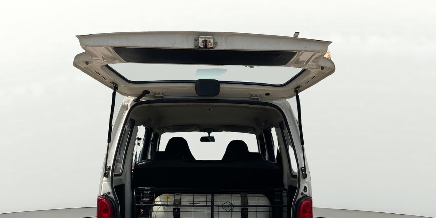 2023 Maruti Eeco 5 STR AC CNG, CNG, Manual, 29,551 km, Boot Door Open