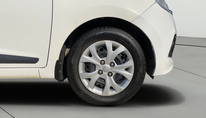 2016 Hyundai Grand i10 SPORTZ 1.2 KAPPA VTVT, Petrol, Manual, 88,659 km, Right Front Wheel