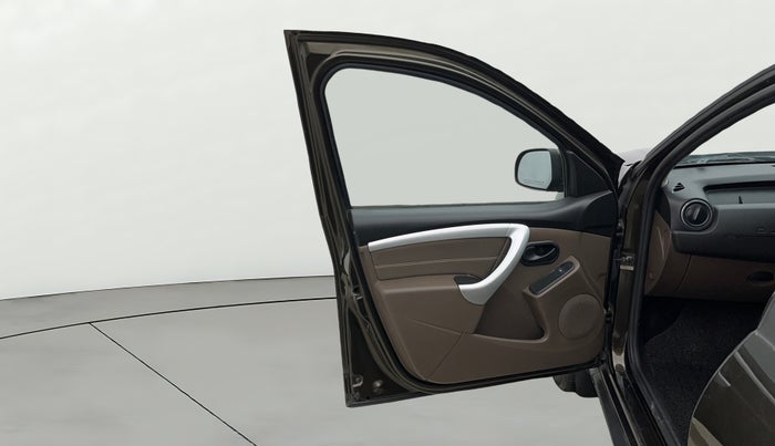 2019 Renault Duster RXS PETROL, Petrol, Manual, 32,006 km, LHS Front Door