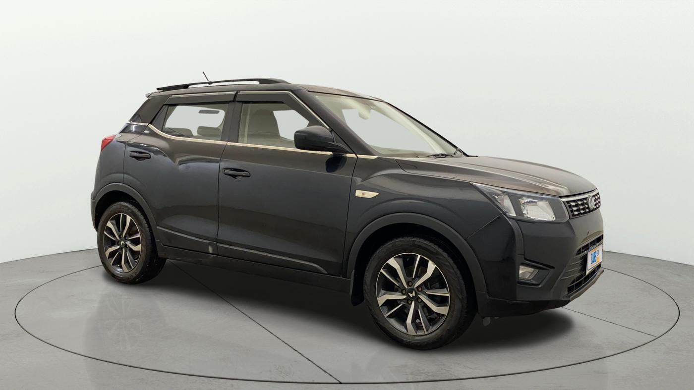 2019 Mahindra XUV300 W6 1.2 PETROL, Petrol, Manual, 67,763 km, Right Front Diagonal