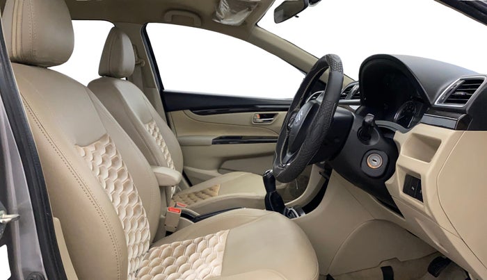 2018 Maruti Ciaz DELTA 1.5 SHVS MT PETROL, Petrol, Manual, 31,376 km, Right Side Front Door Cabin