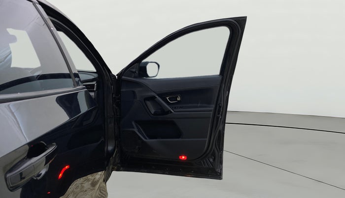 2022 Tata Harrier XZA PLUS 2.0L, Diesel, Automatic, 89,355 km, RHS Front Door