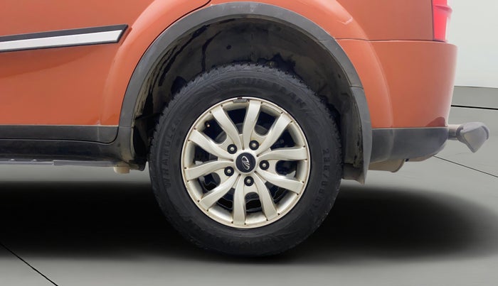 2016 Mahindra XUV500 W10 AT, Diesel, Automatic, 72,178 km, Left Rear Wheel