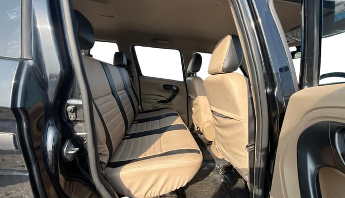 2023 Mahindra BOLERO NEO N 4, Diesel, Manual, 25,909 km, Right Side Rear Door Cabin