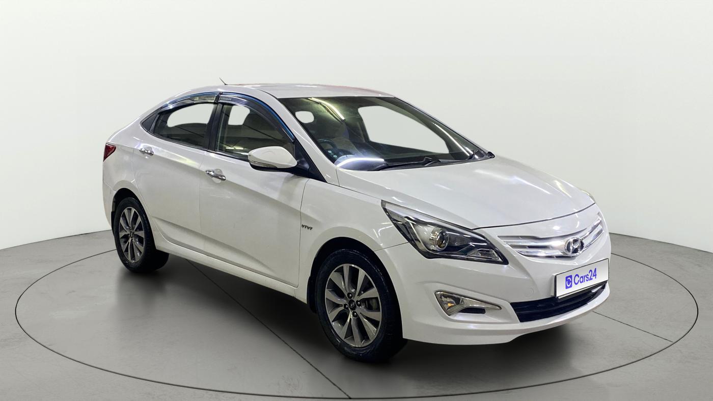 2015 Hyundai Verna FLUIDIC 4S 1.6 VTVT S(O), Petrol, Manual, 61,574 km, Right Front Diagonal