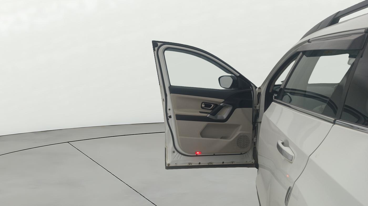 2021 Tata Safari XZ, Diesel, Manual, 64,094 km, LHS Front Door