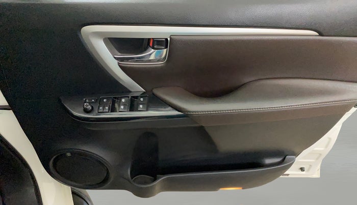 2018 Toyota Fortuner 2.8 4X2 AT, Diesel, Automatic, 52,828 km, Driver Side Door Panels Control