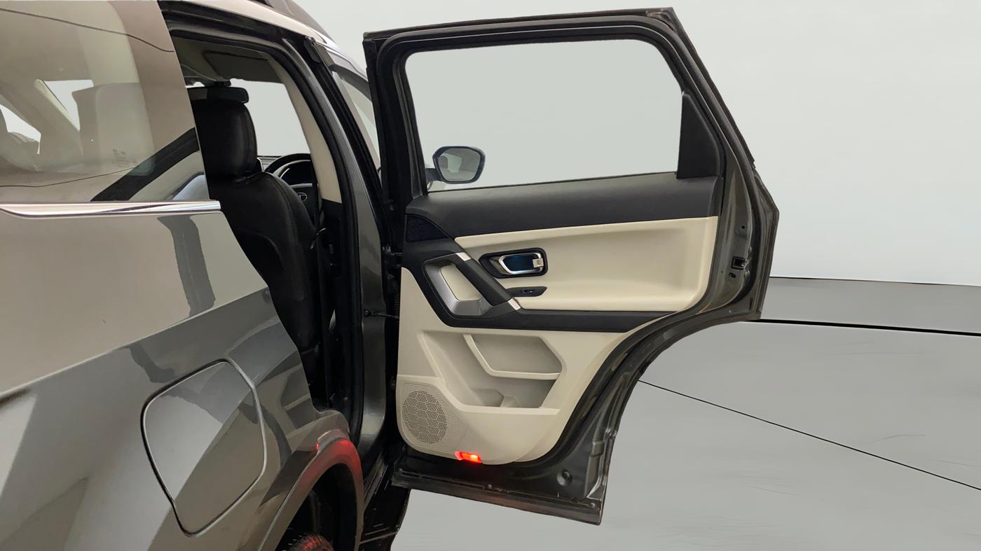 2021 Tata Safari XZ, Diesel, Manual, 59,355 km, RHS Rear Door
