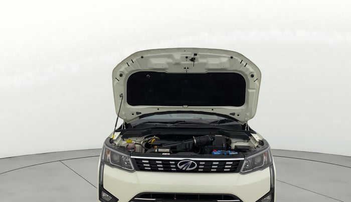 2021 Mahindra XUV300 W8 1.2 PETROL, Petrol, Manual, 24,301 km, Open Bonet
