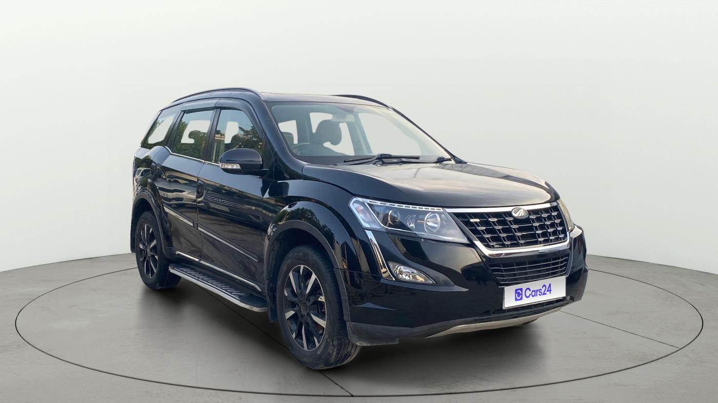 2018 Mahindra XUV500 W11 AT, Diesel, Automatic, 1,07,471 km, Right Front Diagonal
