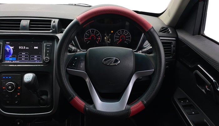 2018 Mahindra KUV 100 NXT K8 P 6 STR, Petrol, Manual, 33,453 km, Steering Wheel Close Up