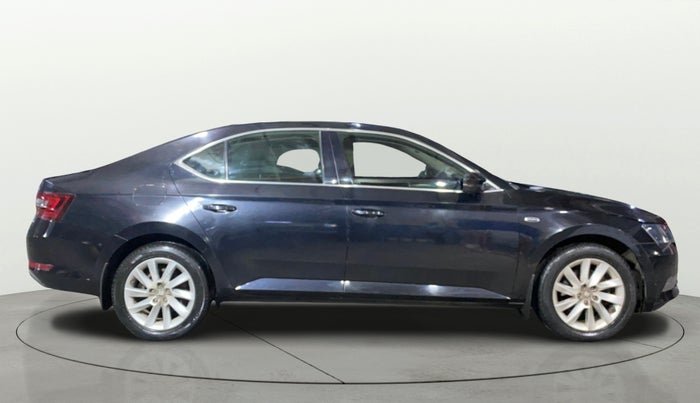 2016 Skoda Superb L&K 1.8 TSI AT, Petrol, Automatic, 28,278 km, Right Side View