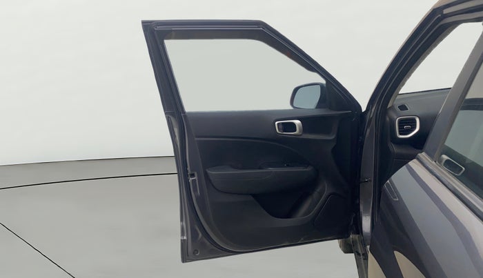 2021 Hyundai VENUE SX 1.5 (O) EXECUTIVE CRDI, Diesel, Manual, 47,419 km, LHS Front Door