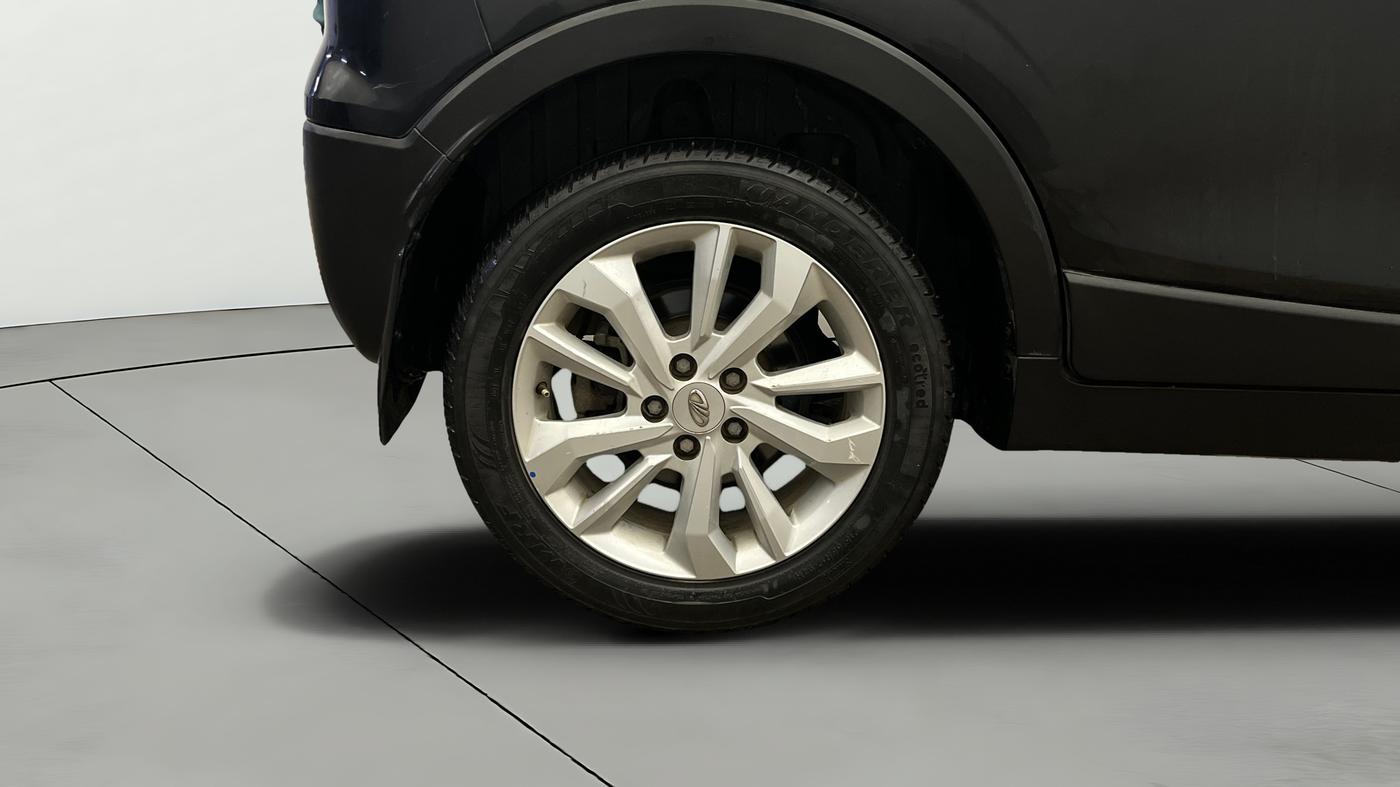 2020 Mahindra XUV300 W8 1.2 PETROL, Petrol, Manual, 79,309 km, Right Rear Wheel