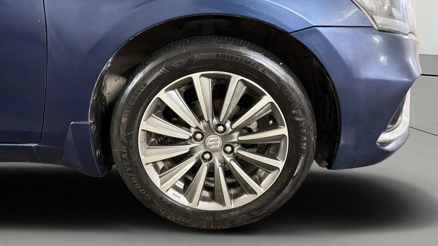 2020 Maruti Ciaz ALPHA  AT 1.5 SHVS PETROL, Petrol, Automatic, 1,14,322 km, Right Front Wheel