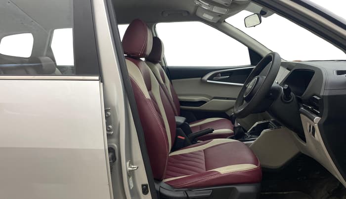 2023 KIA CARENS PRESTIGE PLUS 1.4 PETROL 7 STR, Petrol, Manual, 73,904 km, Right Side Front Door Cabin