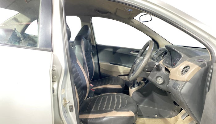 2014 Hyundai Xcent S 1.2, Petrol, Manual, 1,03,564 km, Right Side Front Door Cabin