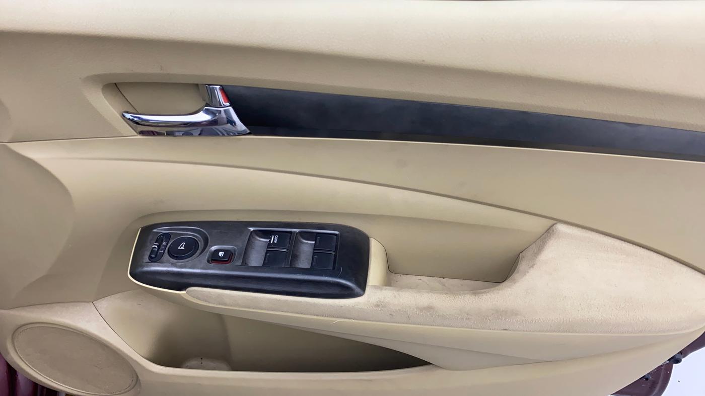 2012 Honda City 1.5L I-VTEC V MT, Petrol, Manual, 1,07,073 km, Driver Side Door Panels Control