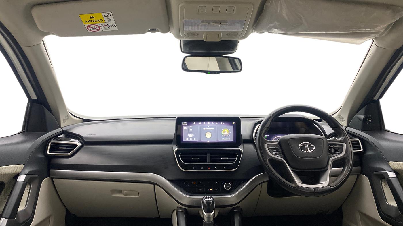 2023 Tata Safari XZA PLUS O 6STR, Diesel, Automatic, 1,11,940 km, Dashboard