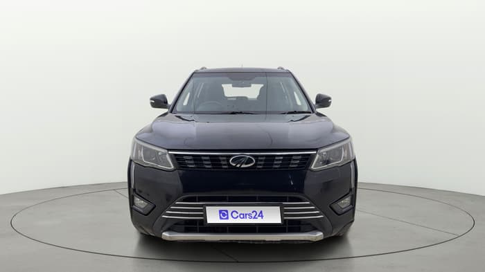 2021 Mahindra XUV300 W8 1.5 DIESEL, Diesel, Manual, 1,06,117 km, Front