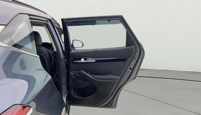 2022 KIA SELTOS GTX PLUS 1.5 DIESEL AT, Diesel, Automatic, 98,102 km, RHS Rear Door